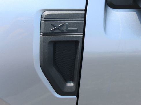Used 2023 Ford Maverick XL FWD image 3