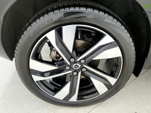 Used 2025 Volvo XC40 B5 Plus AWD/4WD image 75