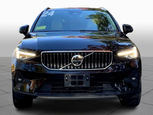 Used 2024 Volvo XC40 B5 Plus w/ Protection Package Premier image 3