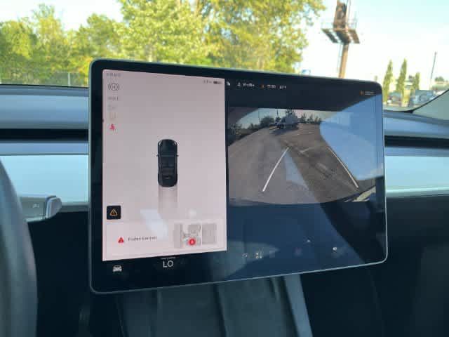 Used 2021 Tesla Model Y Long Range AWD/4WD image 25