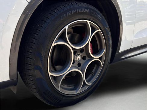 Used 2022 Alfa Romeo Stelvio Ti image 26