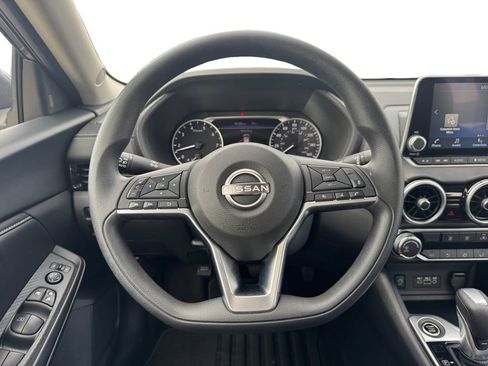 Used 2025 Nissan Sentra SV FWD image 13