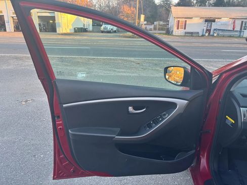 Used 2016 Hyundai Elantra GT image 20