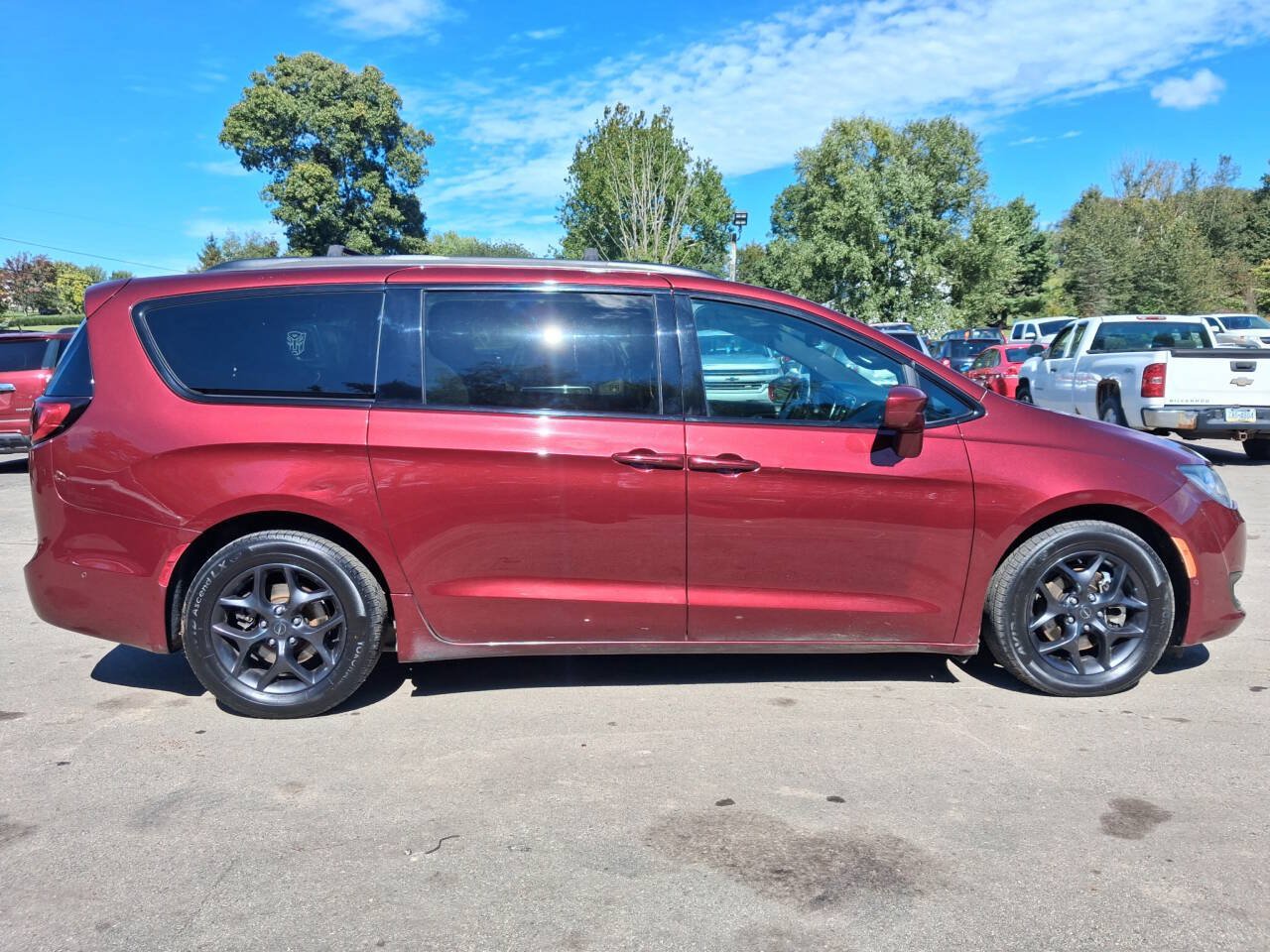 Used 2020 Chrysler Pacifica Touring-L Plus w/ Advanced Safetytec Group FWD image 5