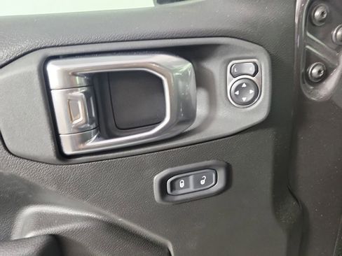 Used 2025 Jeep Gladiator Willys image 20