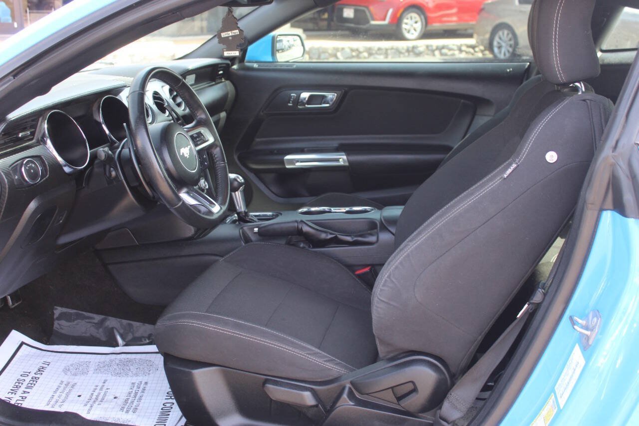 Used 2017 Ford Mustang Coupe RWD image 13