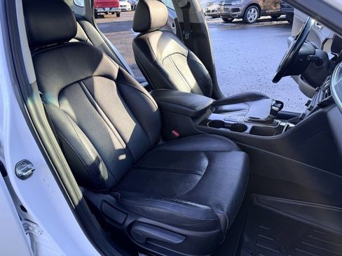 Used 2018 Kia Optima EX image 25