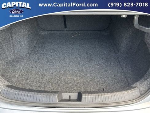 Used 2024 Volkswagen Jetta SE FWD image 16