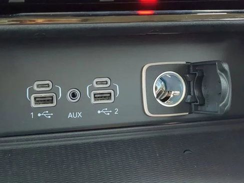 Certified 2023 Jeep Grand Cherokee Limited w/ Luxury Tech Group II RWD image 27