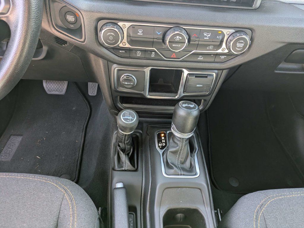 Used 2024 Jeep Wrangler Sport AWD/4WD image 19