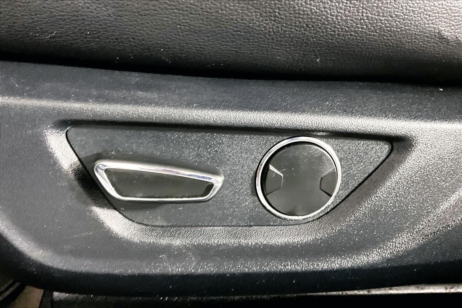 Used 2015 Ford Mustang Premium RWD image 28