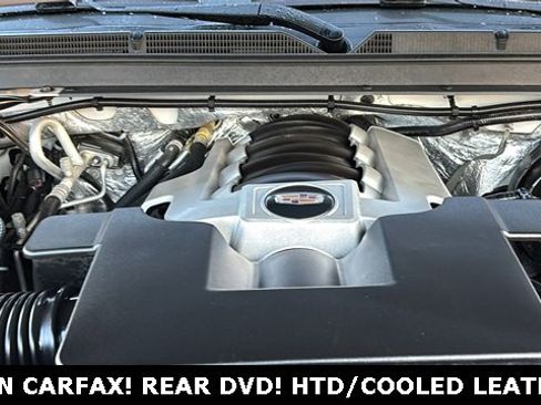 Used 2017 Cadillac Escalade Premium Luxury image 32