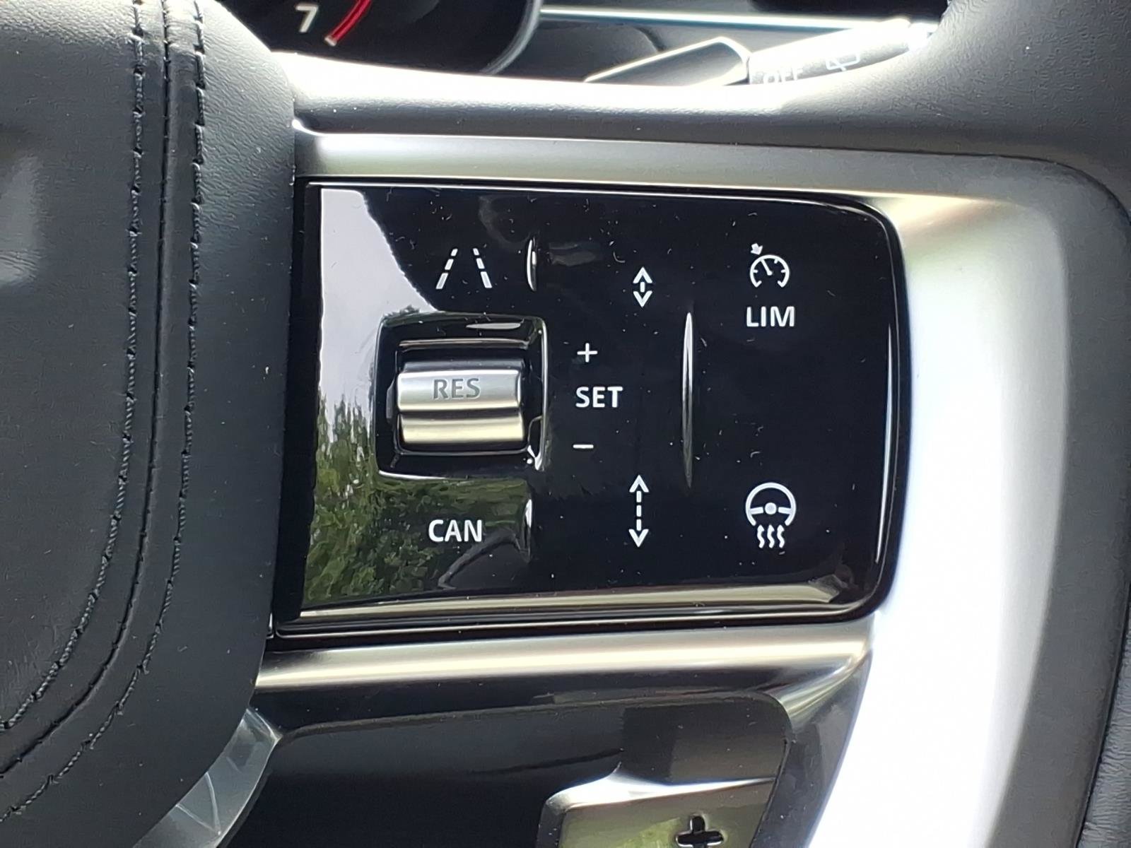 New 2027 Land Rover Range Rover Long Wheelbase SE AWD/4WD image 15