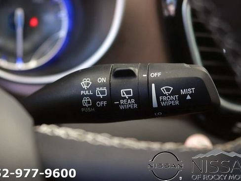 Used 2023 Chrysler Voyager LX FWD image 22