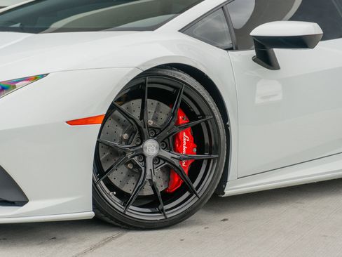 Used 2020 Lamborghini Huracan EVO image 21