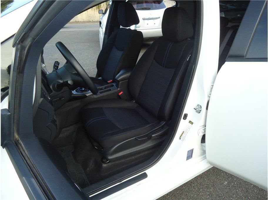 Used 2025 Nissan Leaf S FWD image 11