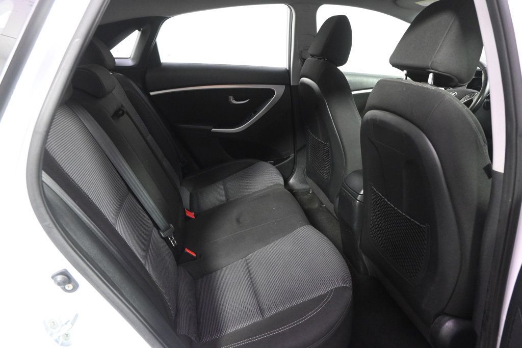 Used 2016 Hyundai Elantra GT w/ Option Group 02 FWD image 18