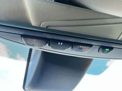 Used 2016 Toyota RAV4 Limited AWD/4WD image 32