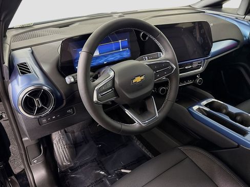 New 2026 Chevrolet Equinox EV LT image 9