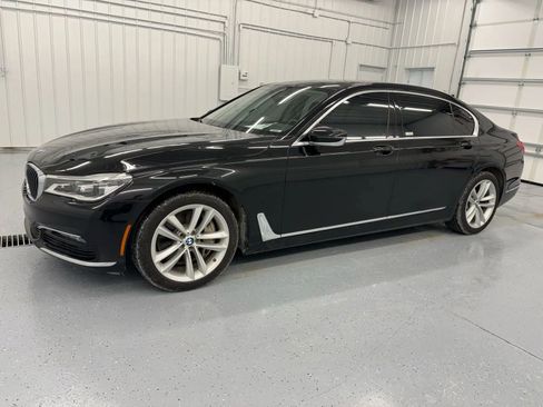 Used 2018 BMW 750i xDrive AWD/4WD image 15