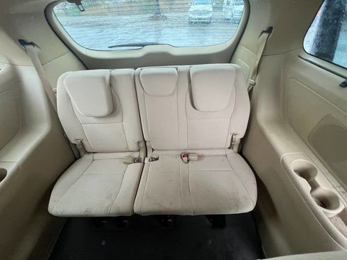 Used 2016 Kia Sedona LX w/ Option Group 020 FWD image 19