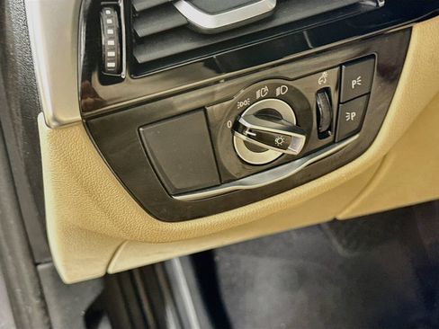 Used 2020 BMW 530i xDrive w/ Convenience Package AWD/4WD image 6