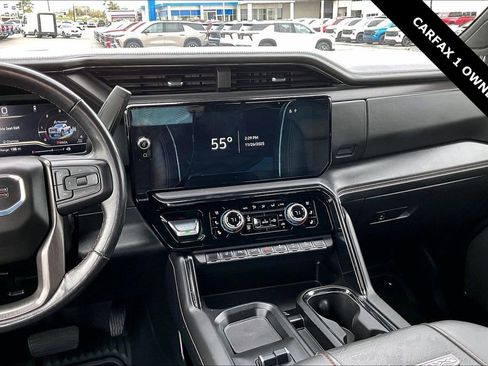 Used 2024 GMC Sierra 2500 AT4X image 10