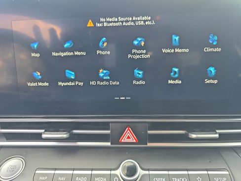 Used 2023 Hyundai Elantra SEL w/ Convenience Package FWD image 18