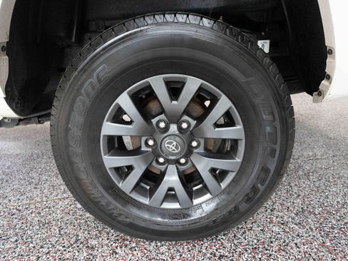 Used 2023 Toyota Tacoma SR5 AWD/4WD image 28