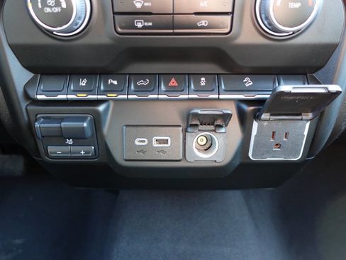 Used 2024 Chevrolet Silverado 2500 Custom w/ Custom Value Package image 43