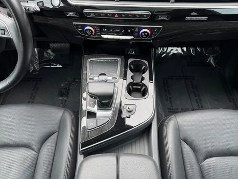 Used 2019 Audi Q7 3.0T Prestige w/ Prestige Package AWD/4WD image 19
