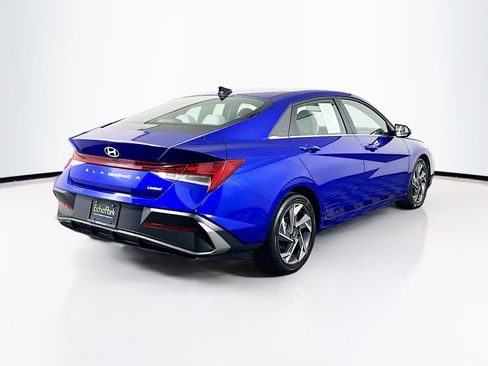 Used 2025 Hyundai Elantra Limited FWD image 9