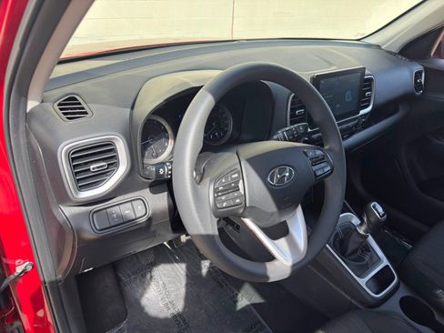 Used 2020 Hyundai Venue SE FWD image 12