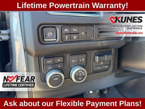 Used 2023 GMC Yukon XL SLT w/ SLT Premium Package AWD/4WD image 24