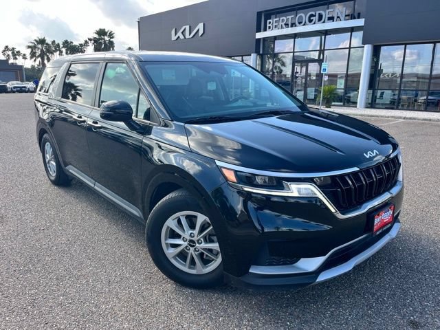 Used 2024 Kia Carnival LX FWD image 1