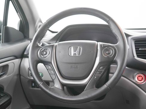Used 2019 Honda Ridgeline RTL image 17