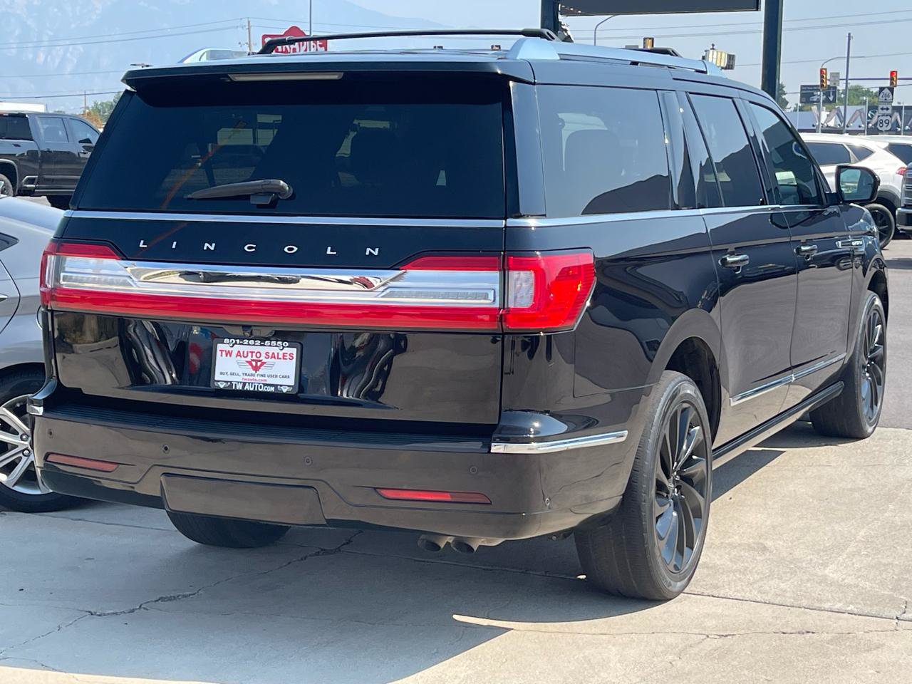 Used 2021 Lincoln Navigator L Reserve AWD/4WD image 5