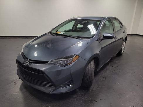 Used 2017 Toyota Corolla LE FWD image 4