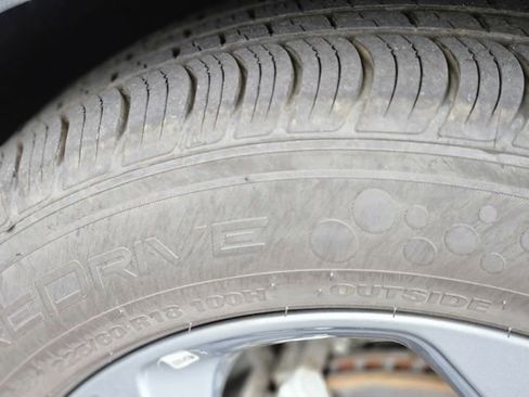 Used 2025 Ford Escape ST-Line FWD image 11