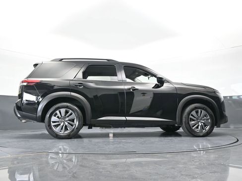 Used 2025 Nissan Pathfinder SV image 64