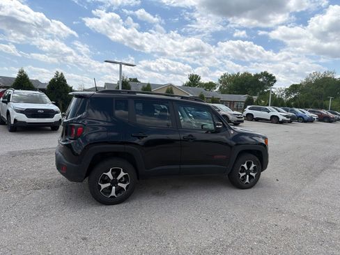 Used 2022 Jeep Renegade Trailhawk w/ Sun/Sound Group AWD/4WD image 22