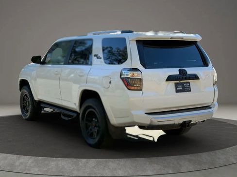 Used 2018 Toyota 4Runner TRD Off-Road image 6