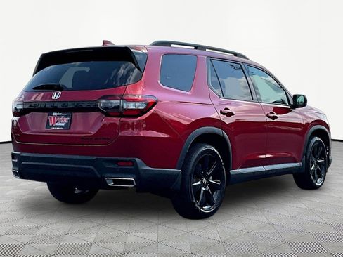 Used 2025 Honda Pilot Black Edition image 6