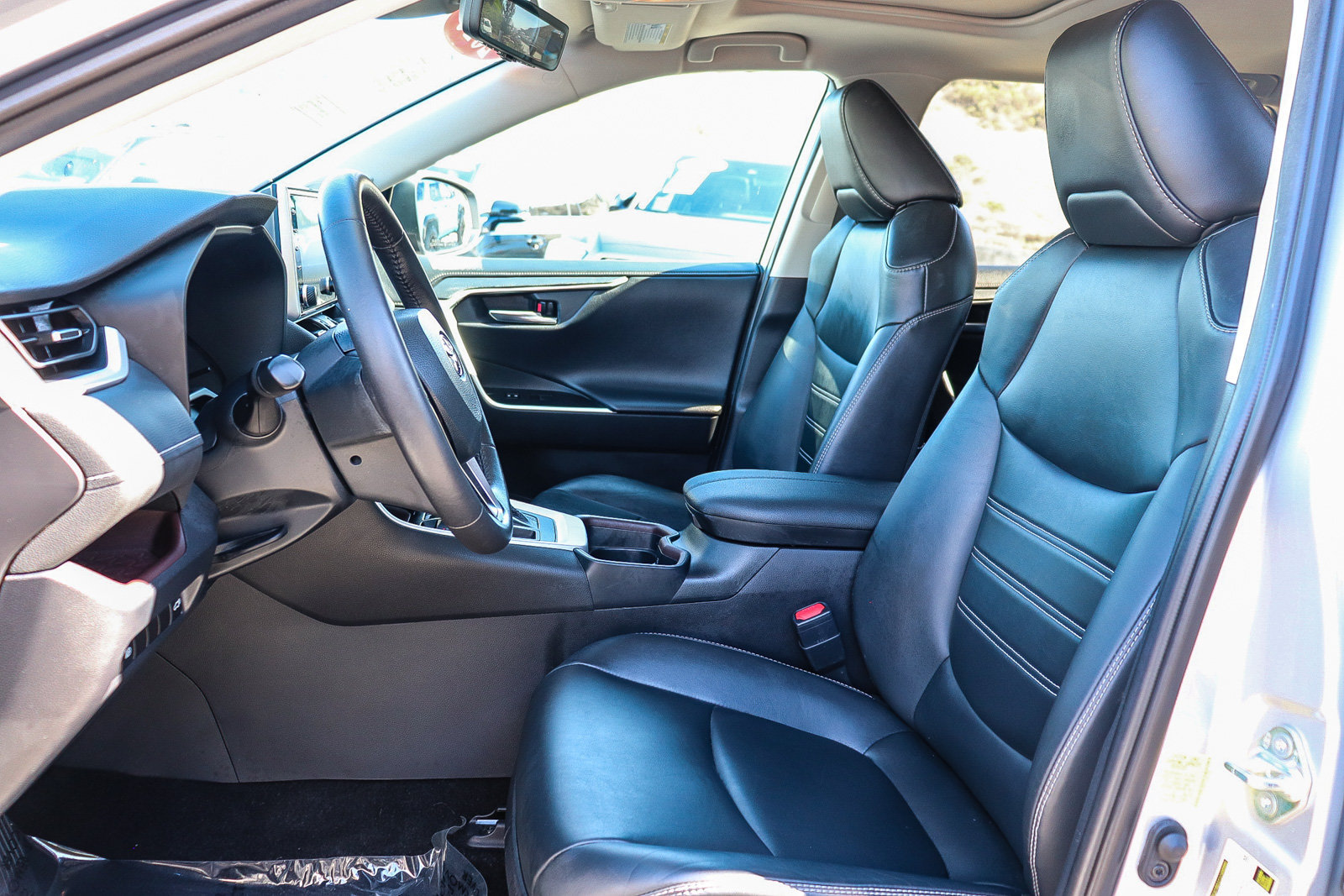 Certified 2020 Toyota RAV4 Limited w/ Carpet Mat Package FWD image 18