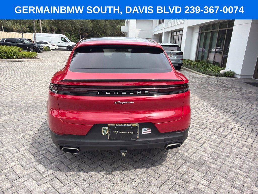 Used 2025 Porsche Cayenne E-Hybrid Coupe AWD/4WD image 4