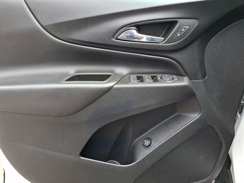 Used 2022 Chevrolet Equinox LT FWD image 11