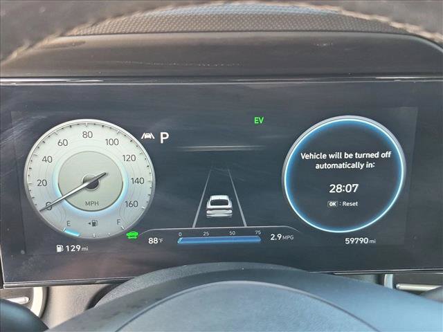 Used 2022 Hyundai Elantra Limited FWD image 11