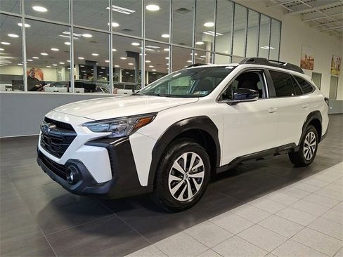 Certified 2025 Subaru Outback Premium image 3