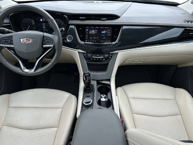 Used 2024 Cadillac XT6 Premium Luxury AWD/4WD image 16