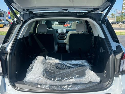 New 2026 Ford Explorer Active w/ Active Comfort Package AWD/4WD image 5